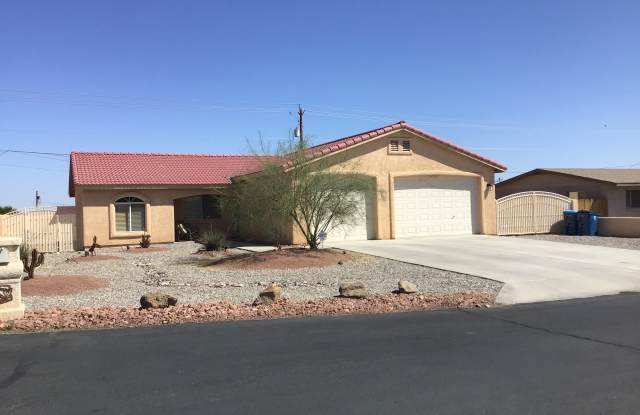 635 Roamer Ln