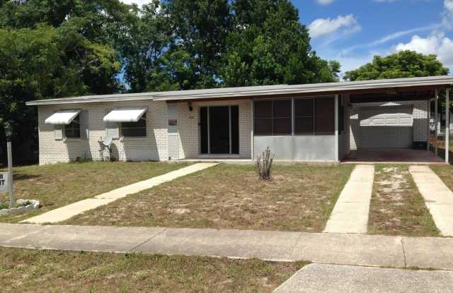 3 Bed 1 Bath Home | Single Car Garage and Carport | Pet Friendly | Washer Dryer Hook Ups | Section 8 Welcome