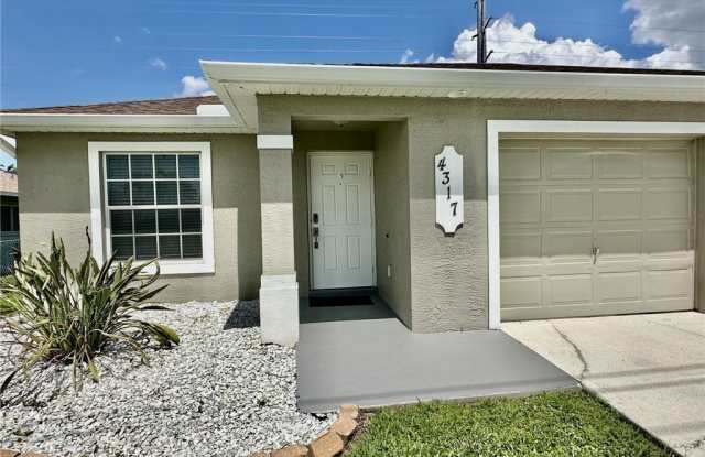 4317 SW Santa Barbara Place