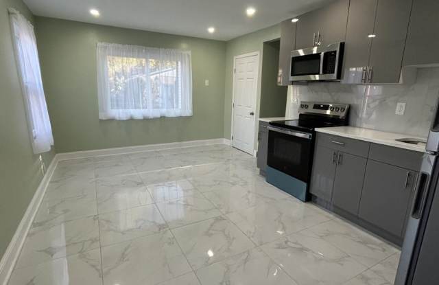 1420 WILLIAMS Avenue