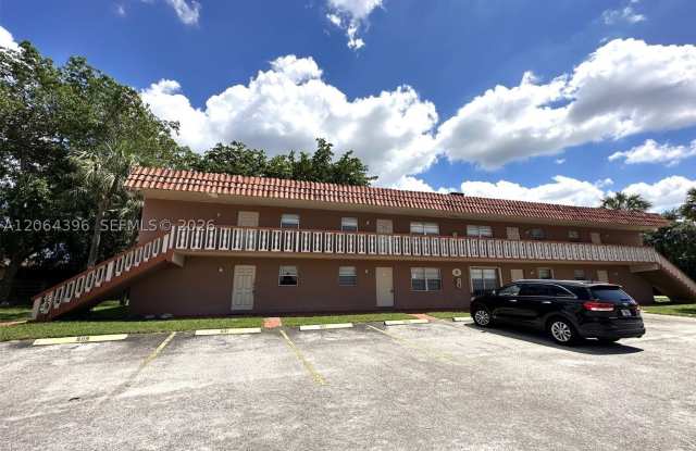 7830 NW 33rd St
