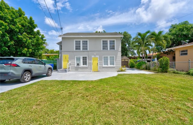 227 SW 30th Ave