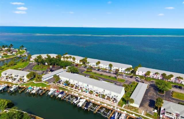 4751 COQUINA KEY DRIVE SE