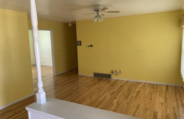 2027 Rolling Hills Boulevard