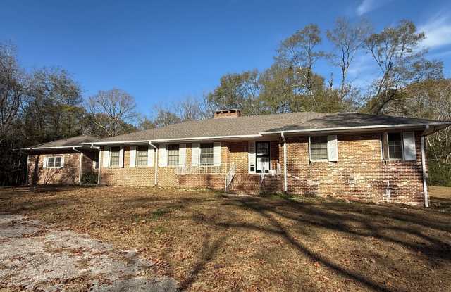 Pinson - Open Floor Plan with Large Living  Family Rooms 2 Bedrooms 2 Bath over 2500 sqft