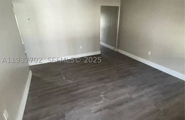 1180 NW 64th St