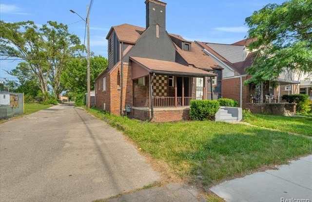 15894 Snowden Street