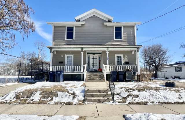 418 Caroline Street - South