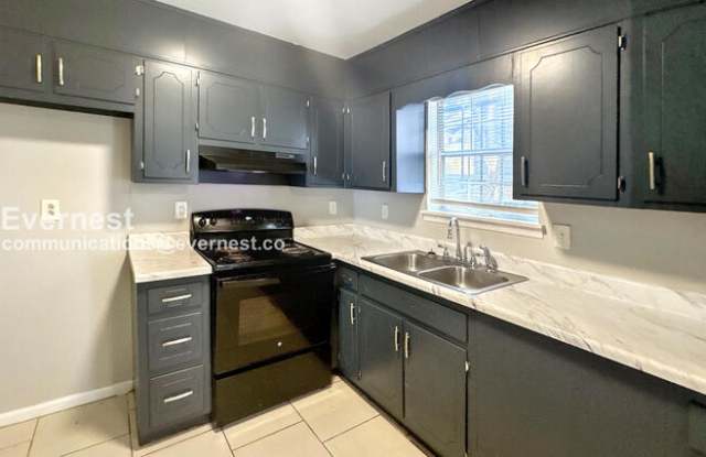 1100 Cotton Avenue Southwest