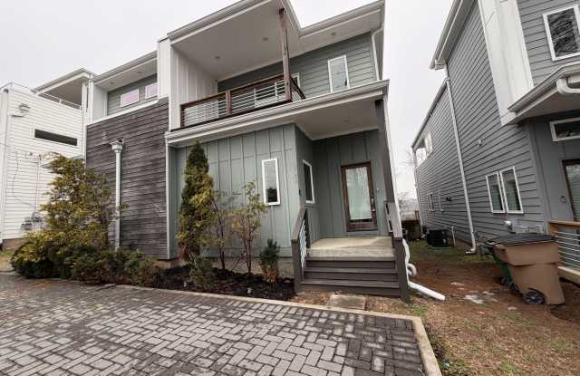 Beautiful Modern Home in Nashville Near the Fairgrounds