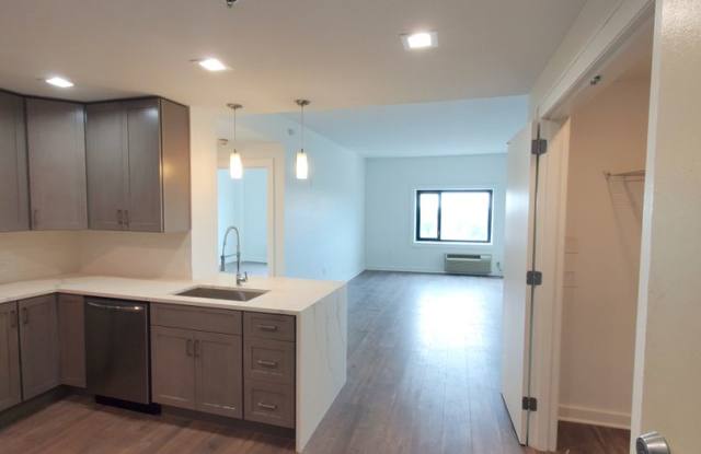 Photo of Renovated, centrally located and with lots of amenities ( great views) describes this 11th fl, 2-bed, 2-bath condominiums
