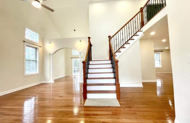 11 Poplar Drive unit: B