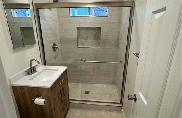 Photo of 2573 N. Lincoln Street