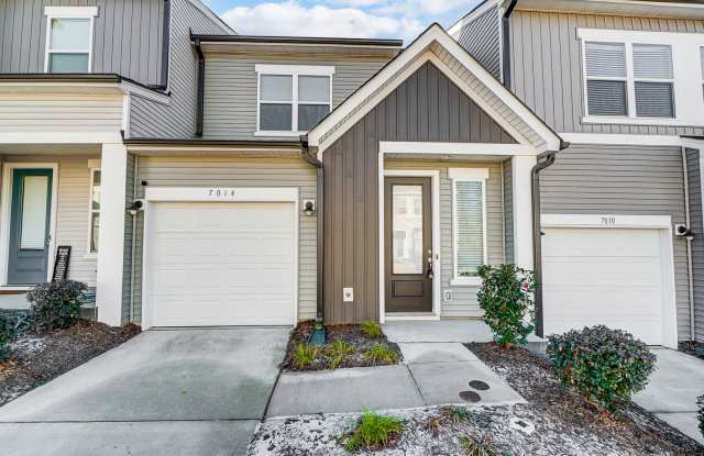 Photo of Move-in Ready Modern Townhome!!