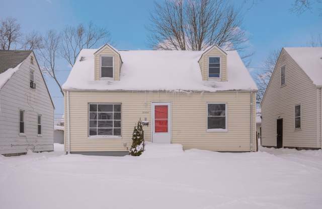 Photo of 3-BED, 1 BATH BEAUTIFUL SINGLE- FAMILY HOME IN MAPLE HEIGHTS!