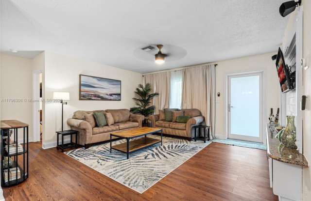 2231 Northeast 38th Street