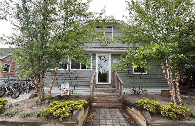 985 Surfview Walk