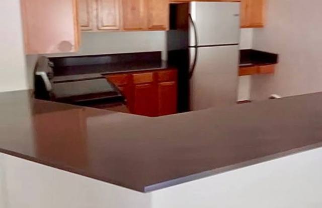 New Castle Condo – 2 Bed / 2 Bath with 2-Car Garage Available 6/15