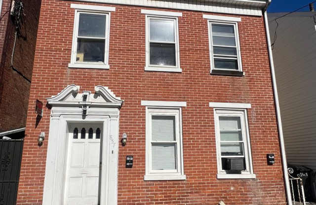 Photo of Market St E 857 - 857 East Market LLC