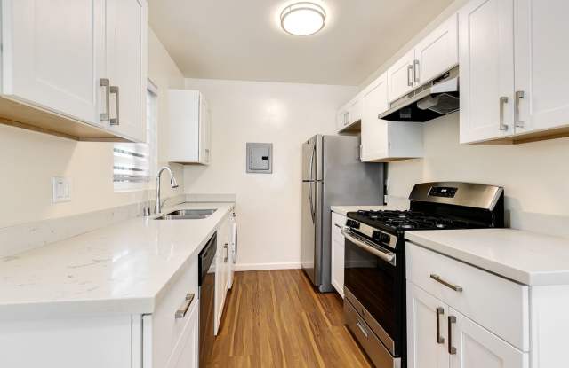 Photo of 285 N. Oakland