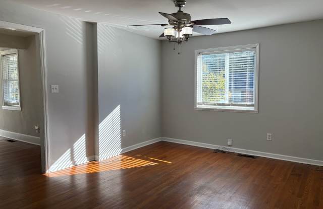 4 Bedroom, 2 Bathroom House in Greensboro!