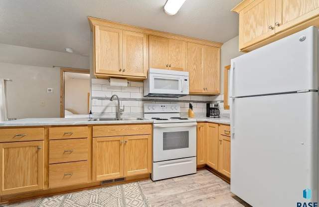 2517 South Duluth Avenue