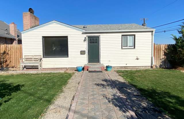 Photo of Ephrata 2 bedroom 1 bath home with garage