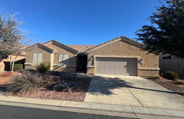 Beautiful 3 Bed / 2 Bath Furnished Home in Sun River 55+ Community!!