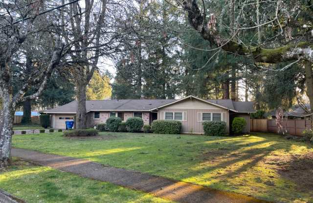 Large 3 Bedroom 2.5 Bath Single Family House - 4050 Alderbrook Avenue Southeast, Salem, OR 97302