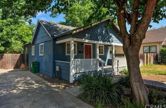 Reserve Now for Fall 2025 / 1026 W 5th St.