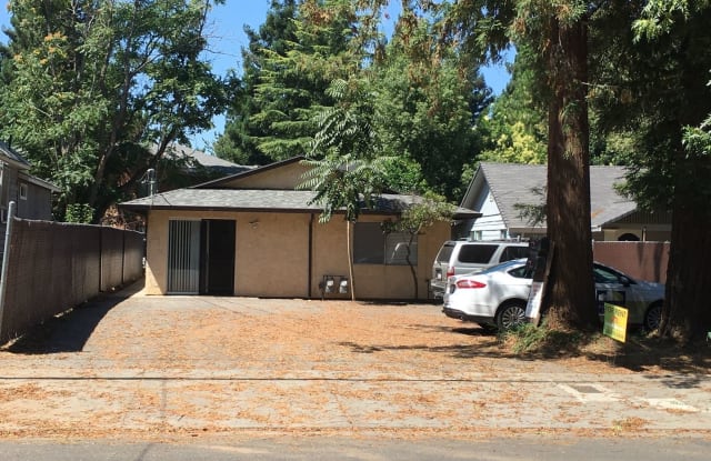 1212 Ivy Street - 1212 Ivy St, Chico, CA 95928