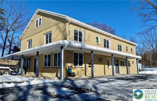 Photo of 403 N Walnut Street unit: A