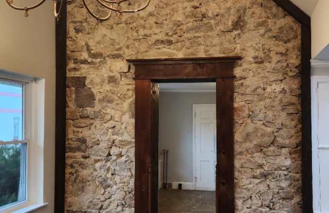 13 E MORELAND AVENUE