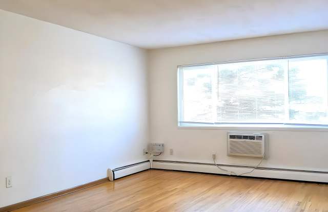 1490 County Road B East - 302