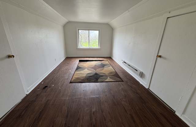 924-926 Bay Street - 926.5