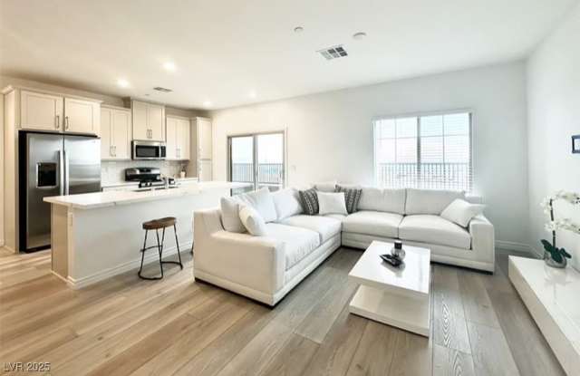 Photo of 600 N Carriage Hill Drive