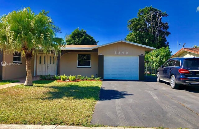 7240 SW 140th Ave - 7240 Southwest 140th Avenue, Kendale Lakes, FL 33183