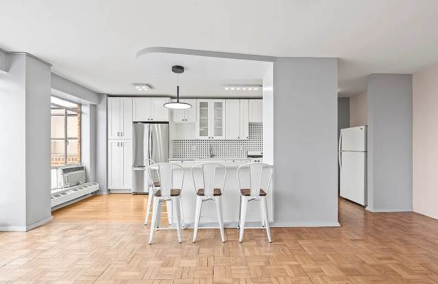 2727 Palisade Ave # 16AB