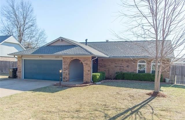 2521 S Hickory Avenue - 2521 South Hickory Avenue, Broken Arrow, OK 74012