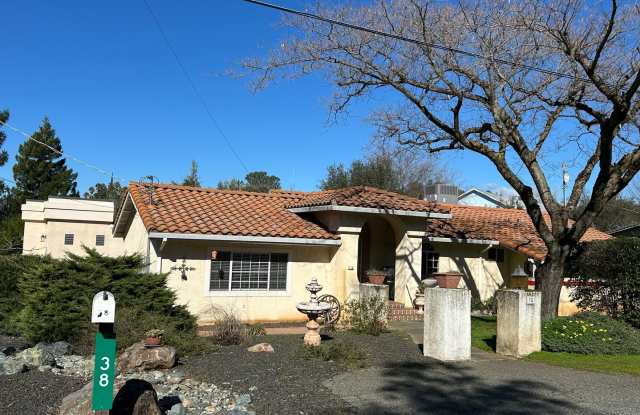 38 Wahoo Ave., Oroville - Fully Furnished w/Solar!! Corporate Rental!!