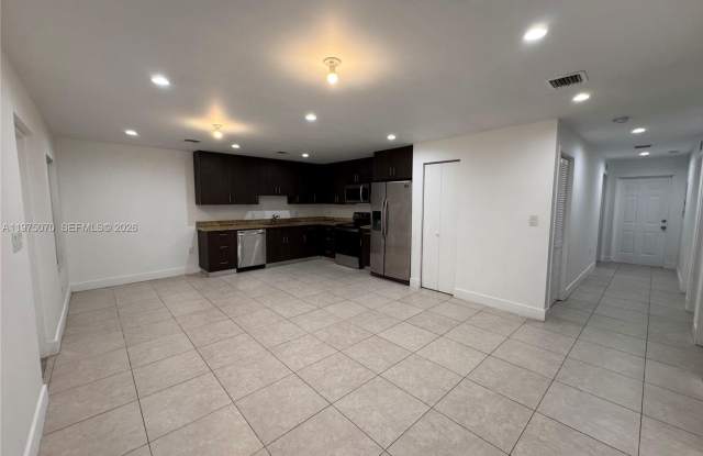 605 NW 3rd Avenue A-B, Hallandale Beach, FL 33009