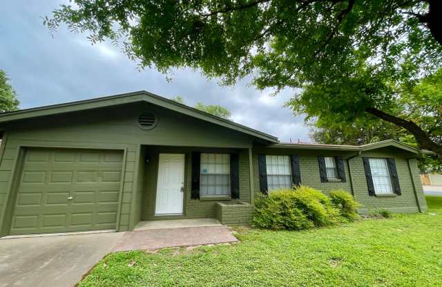 Just updated 3/2 home on a quiet street in desirable north Austin! photos photos