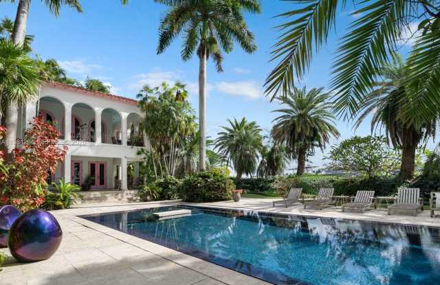 16 Palm Ave