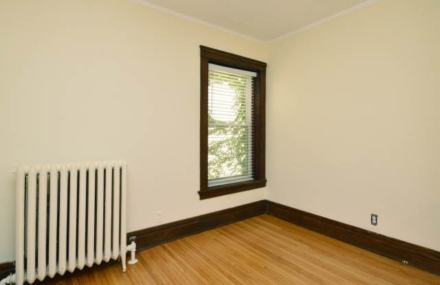 1505 Maple Avenue unit: 2