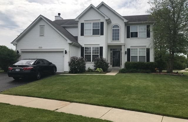 212 Thrush Circle - 212 Thrush Circle, Lindenhurst, IL 60046