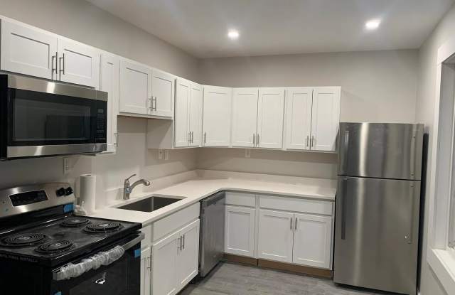 389 Richmond Ave # 1