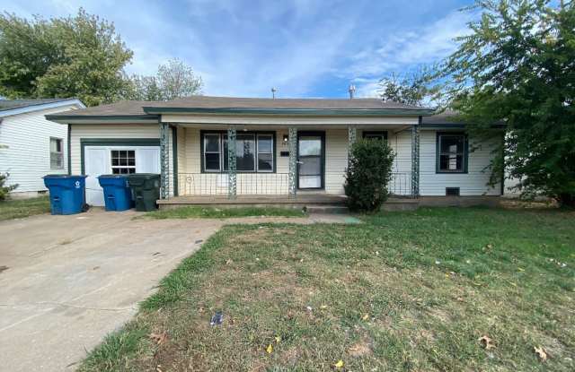 4 Bedroom House Available in Midwest City - 3816 Woodside Drive, Midwest City, OK 73110