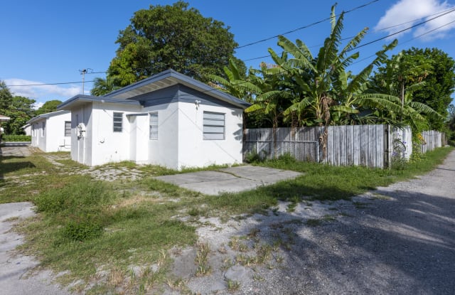 128 S C Street W - 128 South C Street, Lake Worth, FL 33460