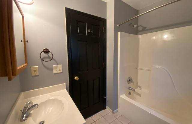 Lovely 2 bedroom Townhome