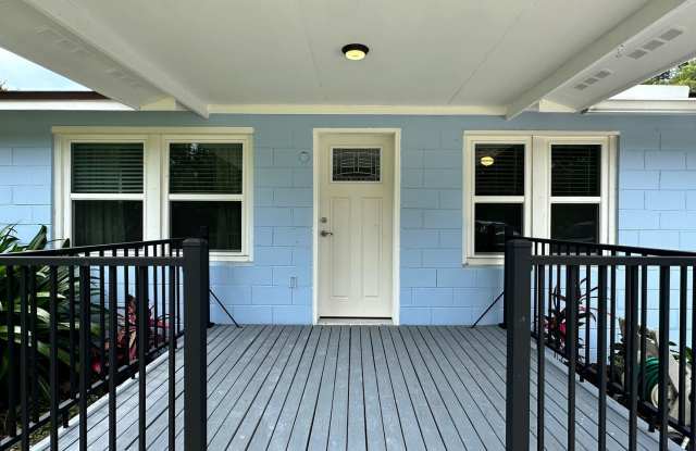 Beautiful Sunsets! Close to Historic District, Shopping  Beaches!